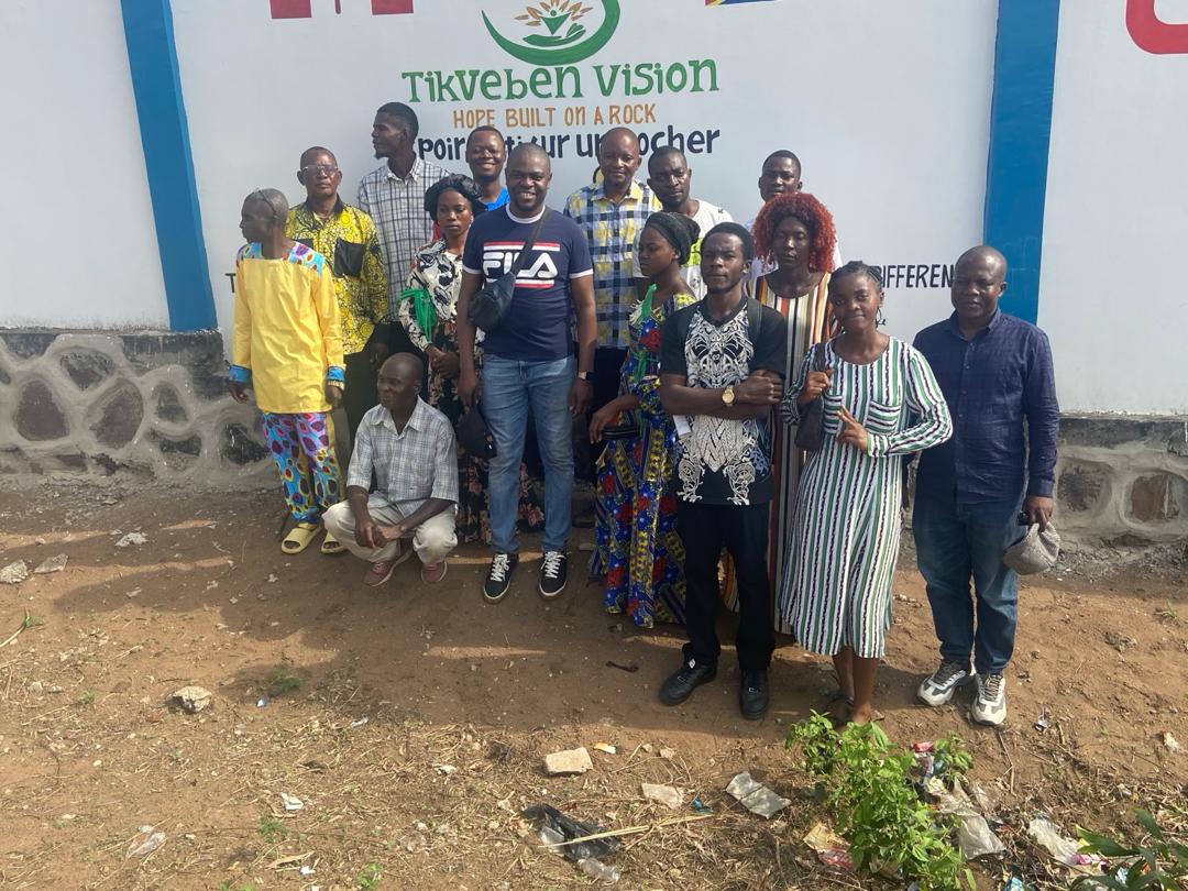 Notre équipe au bureau de Tikveben Vision à Kinshasa